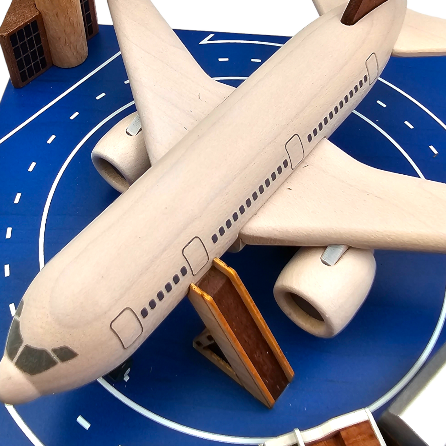Airport Apron ساحة المطار