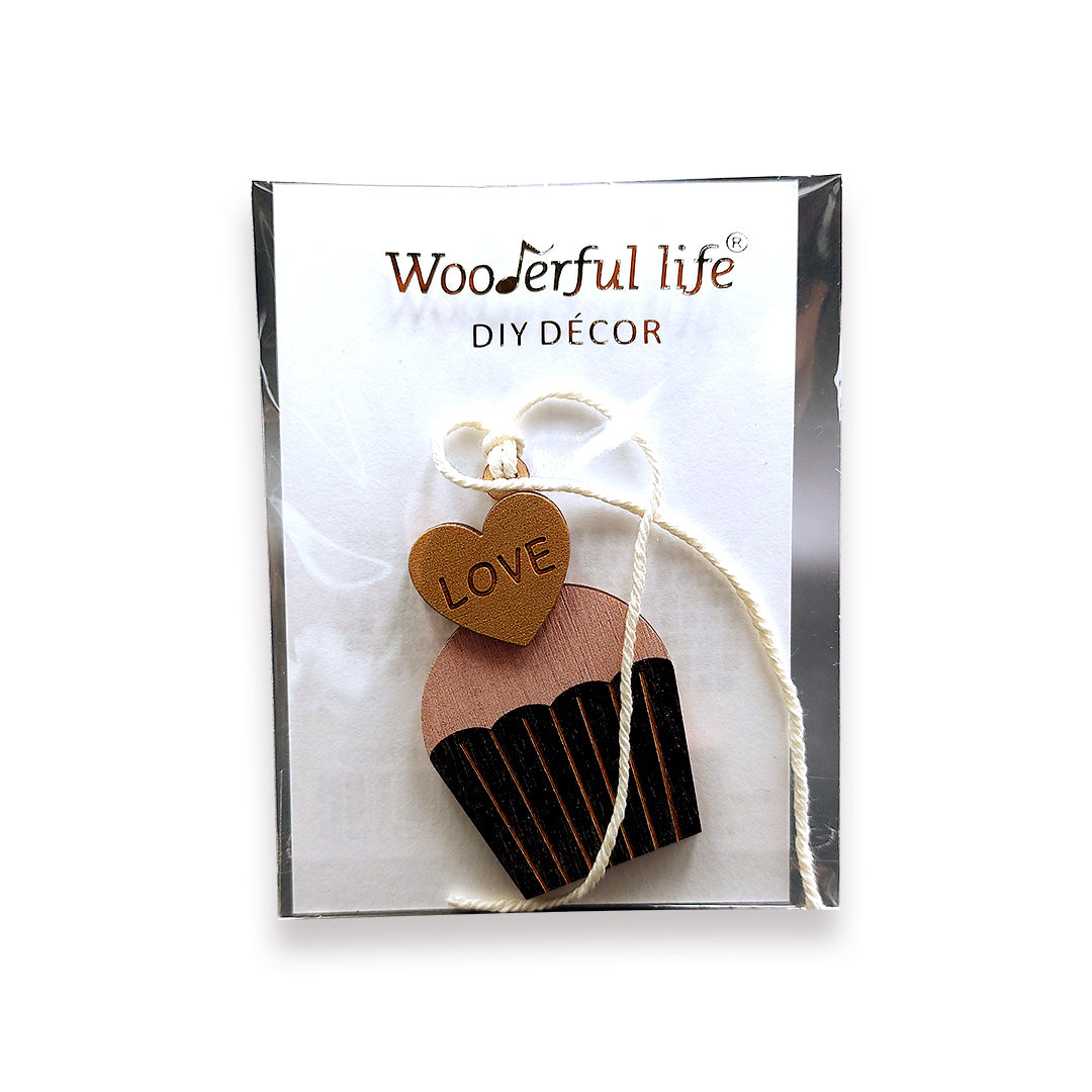 Wooden Tag - Heart Cupcake قطعة تزيين خشبية - حب كعك